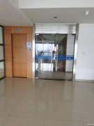 通京大道335號廠房招租。變壓器容量大，交通方便，有兩證。