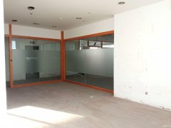 市中心，地鐵口，2樓商鋪出租，好停車，雙樓梯